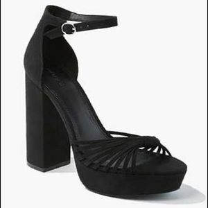 Forever21 black heels size 8.